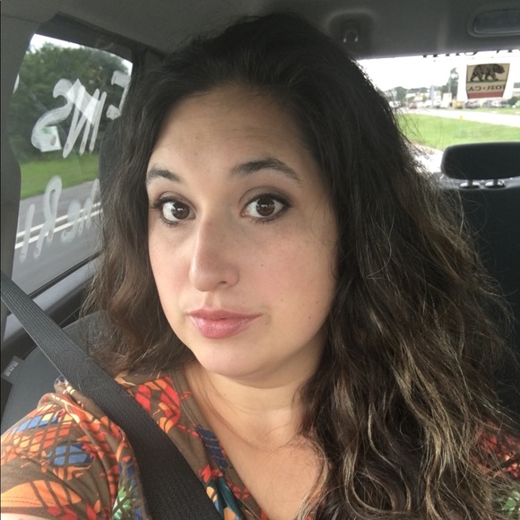 Profile Picture of Jessica Bushka (@jbushka6) on Poshmark