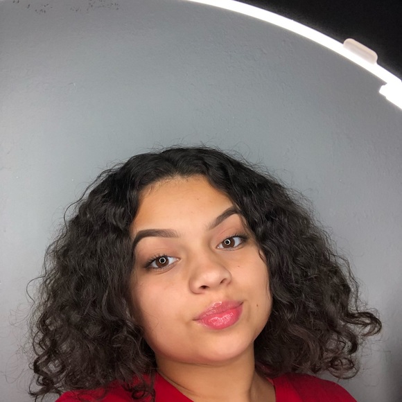 Profile Picture of Kristy Ferrera (@kristyferrera) on Poshmark