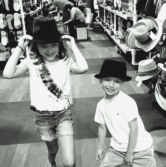 Profile Picture of Lisa Muenchow (@lisamuenchow) on Poshmark