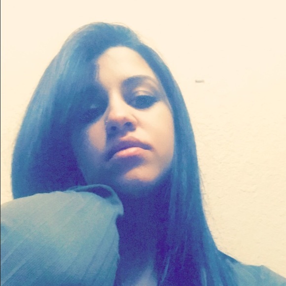 Profile Picture of Amanda Pulido (@amanda0234582) on Poshmark