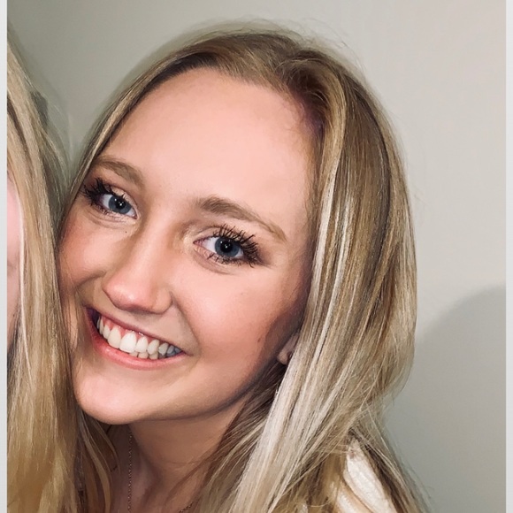 Profile Picture of Alex Benson (@abensonnn) on Poshmark