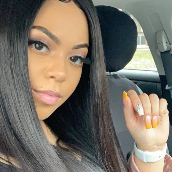 Profile Picture of Alexandra Svesko (@alexandrajs_) on Poshmark