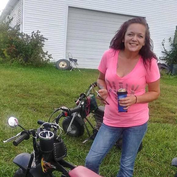 Profile Picture of Tera Raymond (@mamaturtle13) on Poshmark