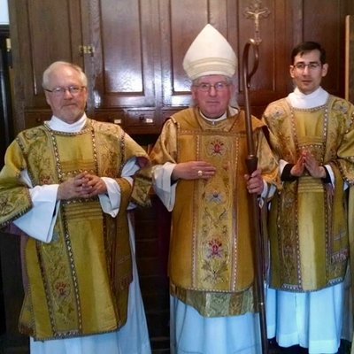 Profile Picture of Fr John Hodgins (@fatherJohn) on Twitter
