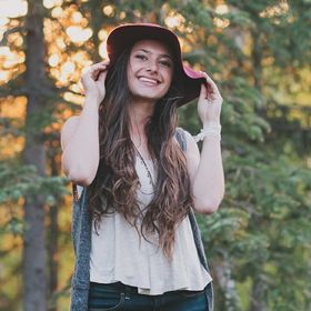 Profile Picture of Cheyenne Applegate (@akrunnergirl13) on Pinterest