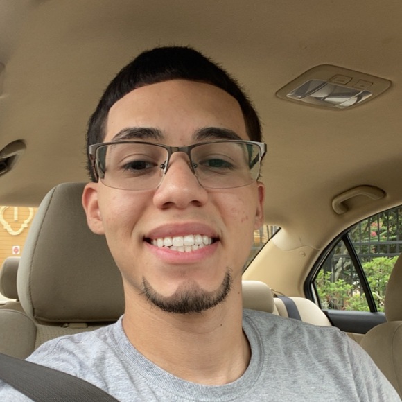 Profile Picture of Lüü Mingo (@luislegend) on Poshmark