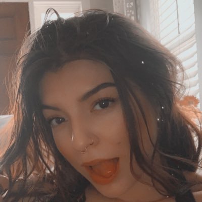 Profile Picture of Alicia (@AliciaMaciel4) on Twitter