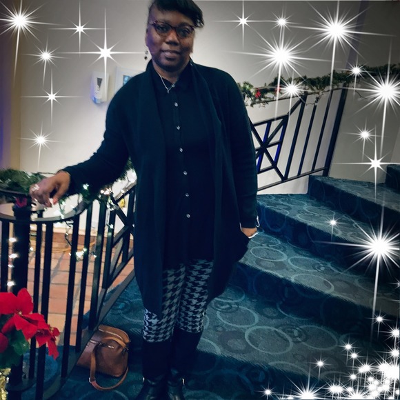 Profile Picture of Denise Witherspoon (@denisewitherspo) on Poshmark