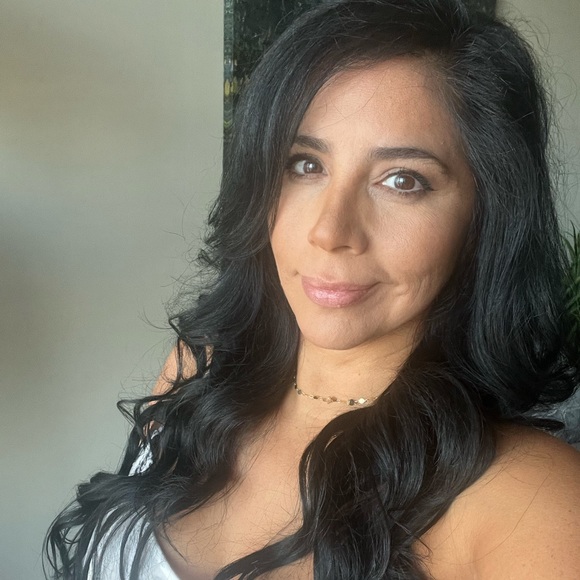 Profile Picture of Kathy Vandorne (@kvandorne) on Poshmark