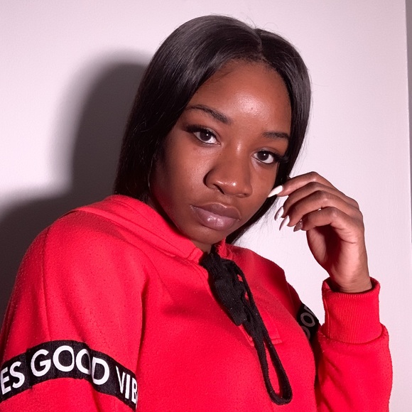 Profile Picture of Candice Keen (@canbebought) on Poshmark