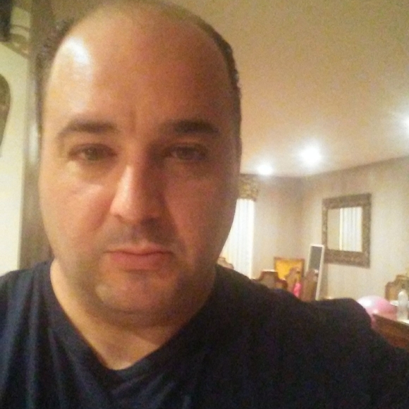 Profile Picture of James Ryan (@jamesryan225) on Poshmark