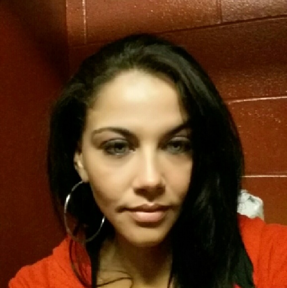 Jennifer Hickerson - Poshmark Profile Picture of Jennifer Hickerson (@jenn184) on Poshmark