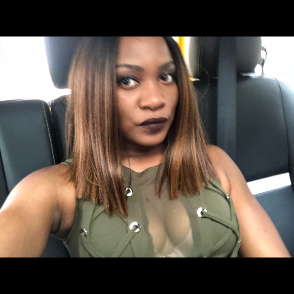 Profile Picture of Reshelle Watson (@cocoshellez) on Poshmark