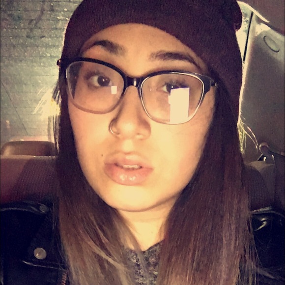 Profile Picture of Kristen Carrera (@whoskrissy) on Poshmark