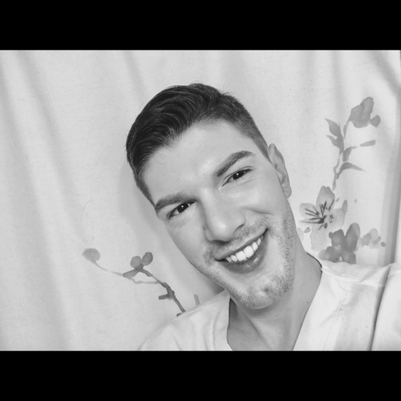 Profile Picture of Kristopher Upright (@aupright21) on Poshmark