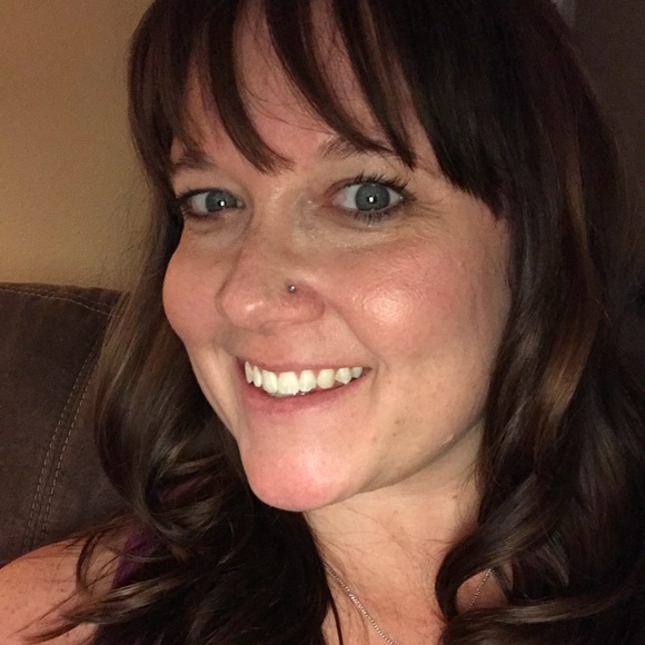 Profile Picture of Melissa Kenady (@melknott) on Poshmark