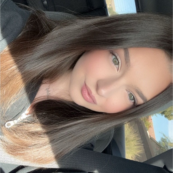 Profile Picture of Madison Beckrich (@maddyxbeck) on Poshmark
