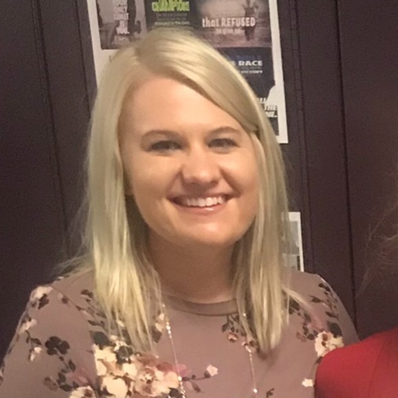 Profile Picture of Cassie Fjerstad (@cassiefjerstad) on Poshmark