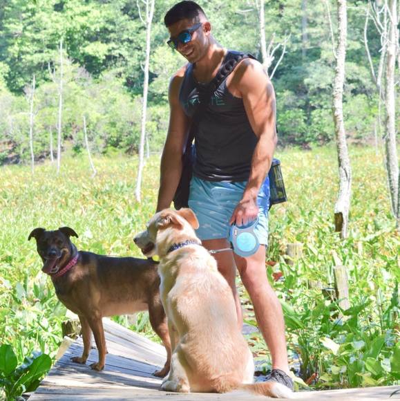 Profile Picture of Alex Cadavid (@alex_cadavid14) on Poshmark