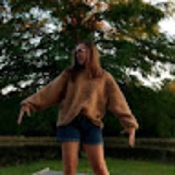 Profile Picture of Jocelyn Shellenberger (@smartcookie0407) on Poshmark