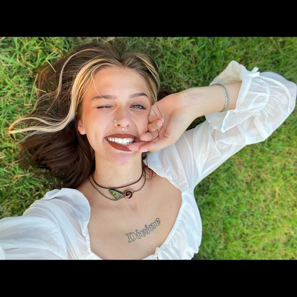 Profile Picture of Taylor Tanner (@noeltanner735) on Poshmark