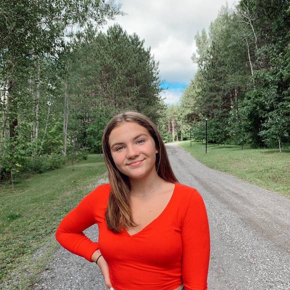 Profile Picture of Alyson Poisson (@apoisson04) on Poshmark