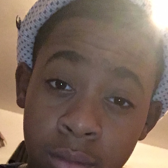 Profile Picture of Devon Pierre (@devo150) on Poshmark