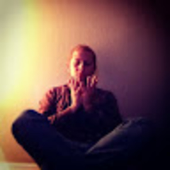 Profile Picture of Alex Rojas (@monsteralheks) on Poshmark