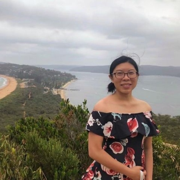 Profile Picture of Alice Tang (@dianxin) on Poshmark
