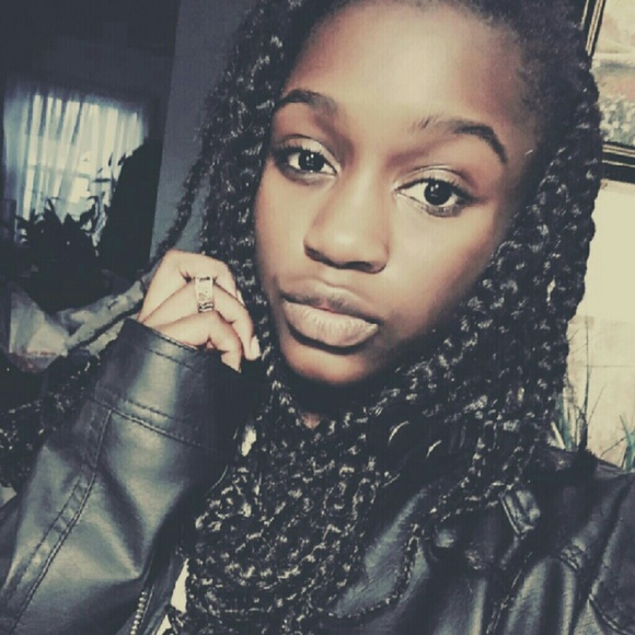 Profile Picture of Tori Barrett (@_tobyyyy_) on Poshmark