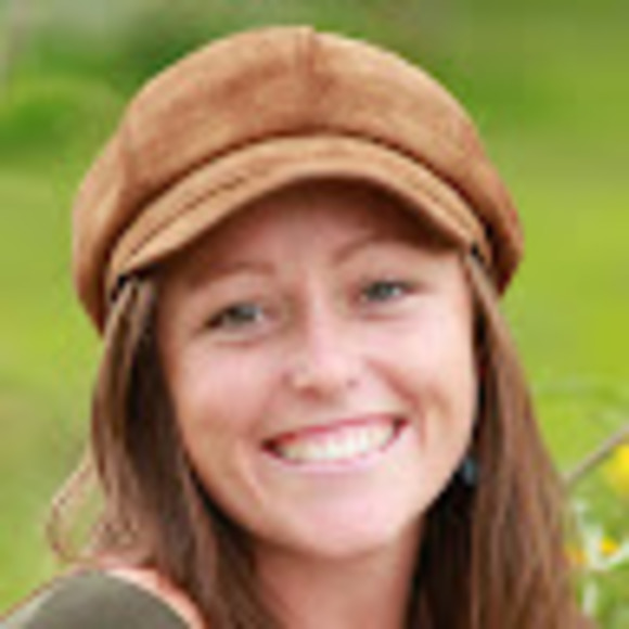 Profile Picture of Caley Brown (@caleyannabrown) on Poshmark