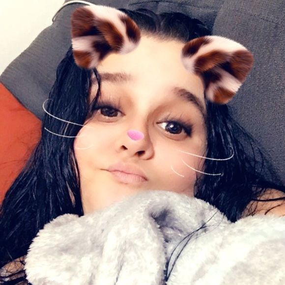 Profile Picture of Michelle Vincenzo (@cruz_kendall) on Poshmark