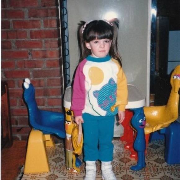 Profile Picture of Ashley Wiler (@ashleyw1285) on Poshmark