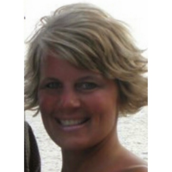 Profile Picture of Michelle Stabley (@mstabley23) on Poshmark