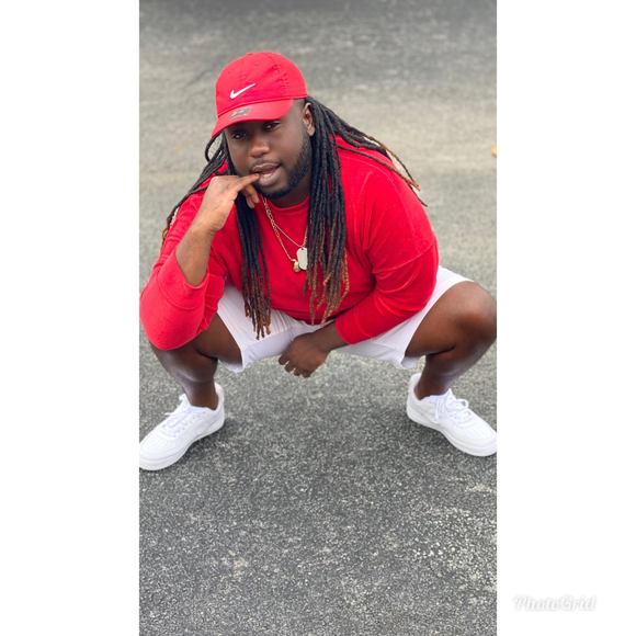 Profile Picture of Antonio Moorer (@samariamor) on Poshmark