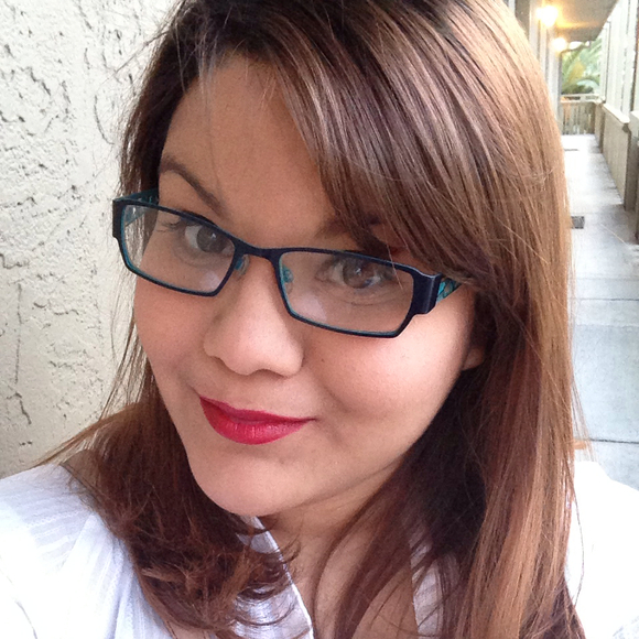 Profile Picture of Roxanne Ayala (@benzeneechick18) on Poshmark