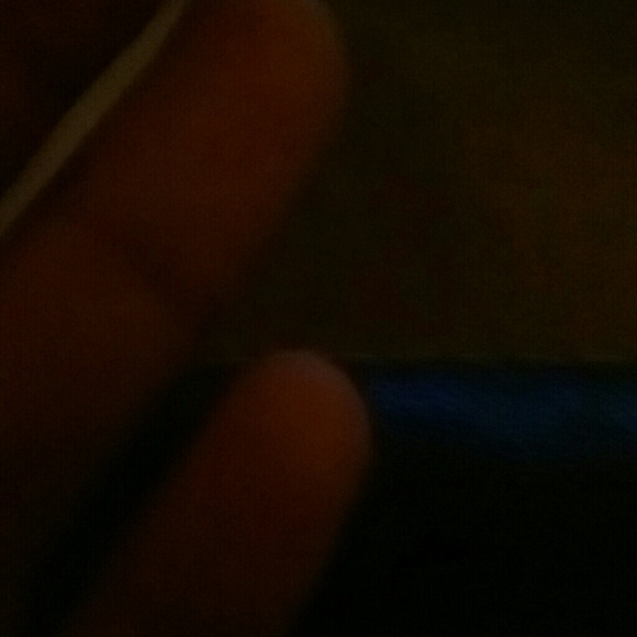 Profile Picture of Crystal Silvas (@ovoren) on Poshmark