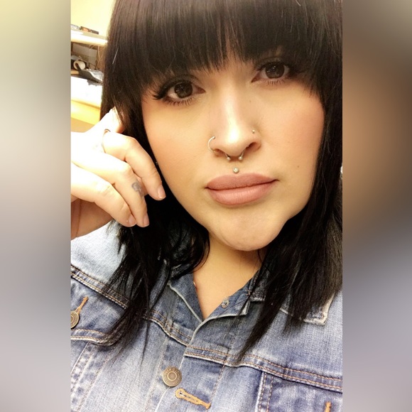 Profile Picture of Maribel Cariglio (@mariglio) on Poshmark