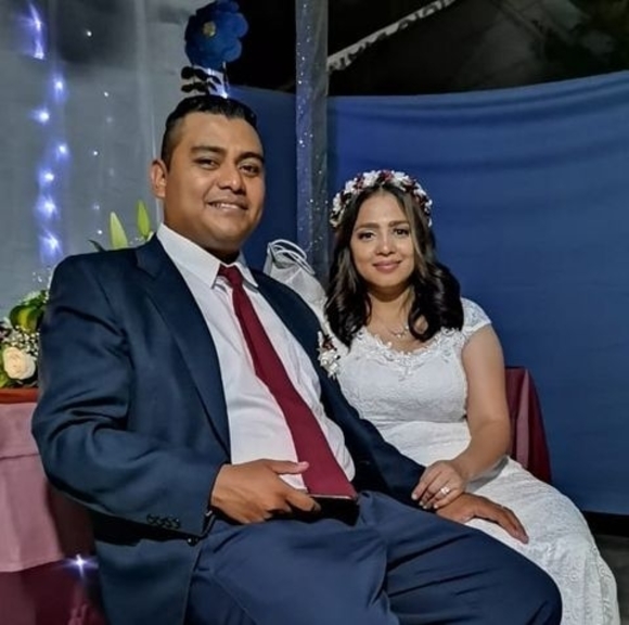 Profile Picture of Carlos rigoberto Espinoza (@martaycarlos20) on Poshmark