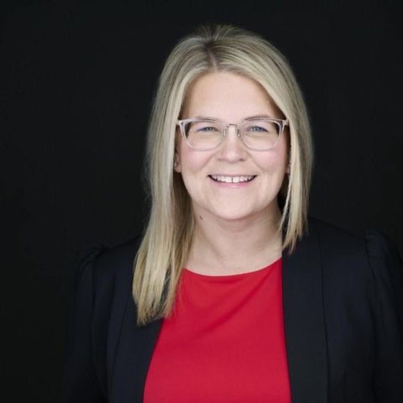 Profile Picture of Samantha Aldish (@samanthaaldish) on Poshmark