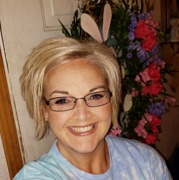 Profile Picture of Sherri Debrock (@sdebrock) on Poshmark