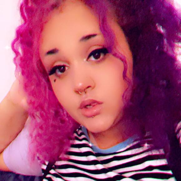 Profile Picture of Brianna Streeter (@mlpbri) on Poshmark