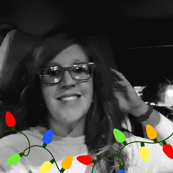 Profile Picture of Caroline Moore (@carter0815) on Poshmark