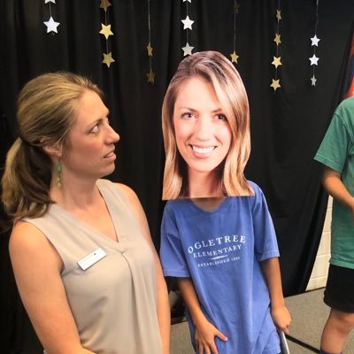 Profile Picture of Caroline Raville (@CarolineRaville) on Twitter