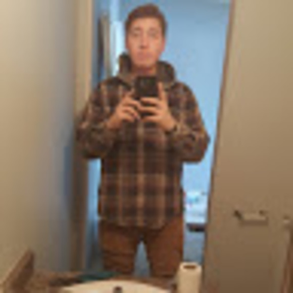 Profile Picture of Zachary Nairn (@zacharynairn) on Poshmark