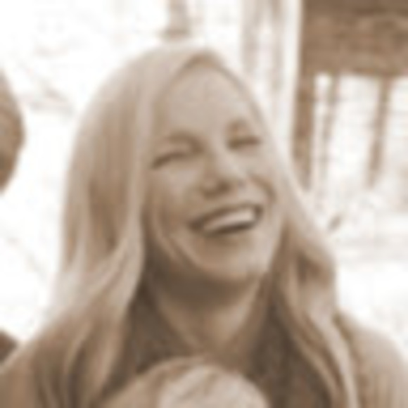 Profile Picture of Tammy Burke (@tammyleeburke) on Poshmark