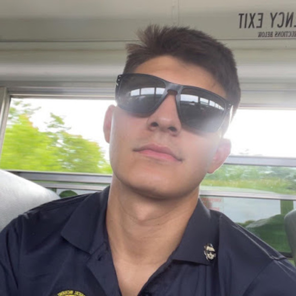 Profile Picture of Paul Carpenter (@yoopaullll) on Poshmark