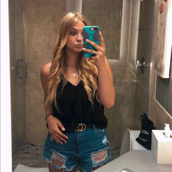 Profile Picture of Taylor Greer (@taylorgreer112) on Poshmark