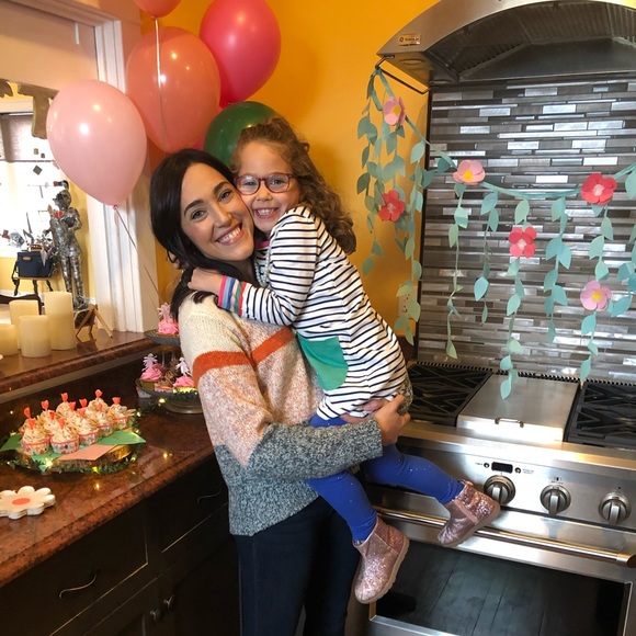 Profile Picture of Hannah Siegelman (@hansiegelman) on Poshmark