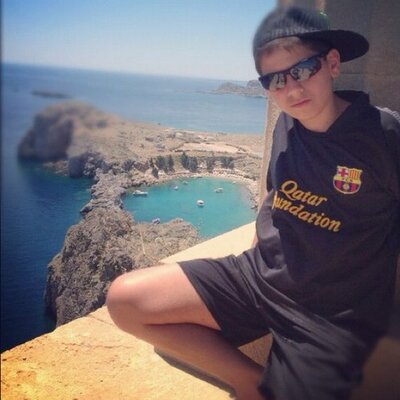 Profile Picture of Albert Gasparyan (@33Albert33) on Twitter